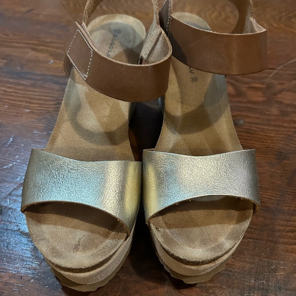 Wedges - Picture 6 of 6